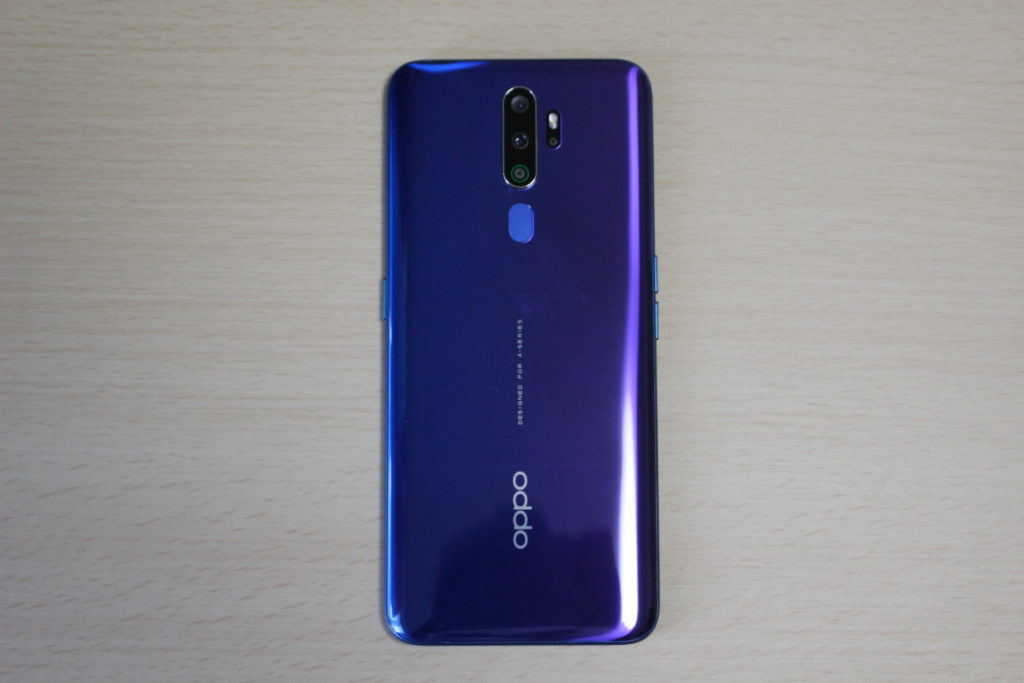 OPPO A5 2020の本体裏側