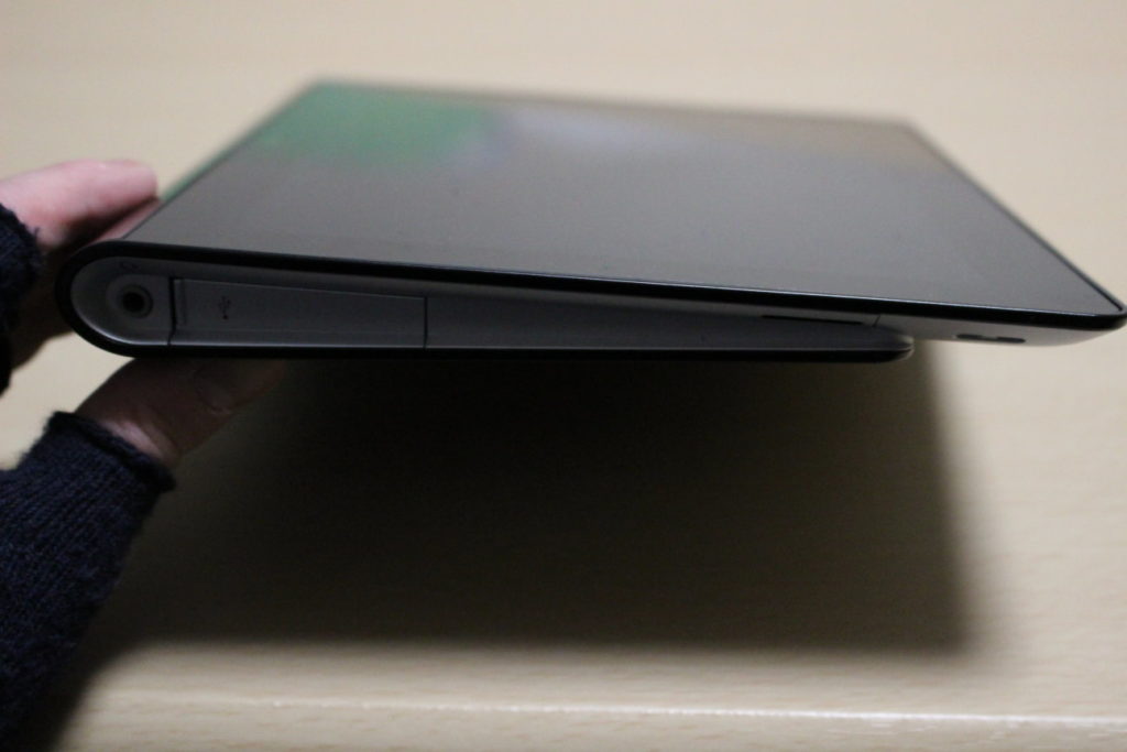 Sony Tablet Sの本体側面