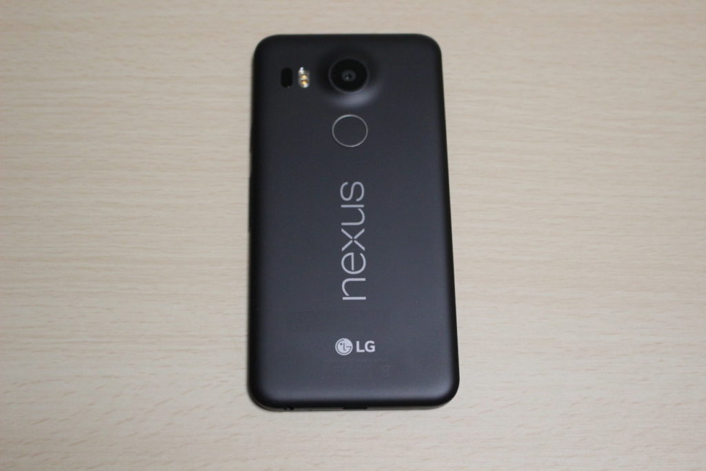 Nexus5Xの本体裏面