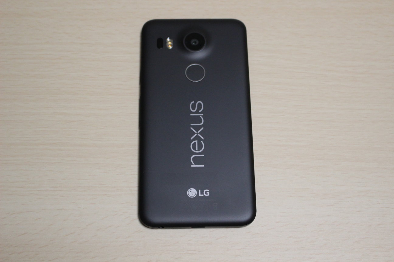 Nexus5Xの本体裏面