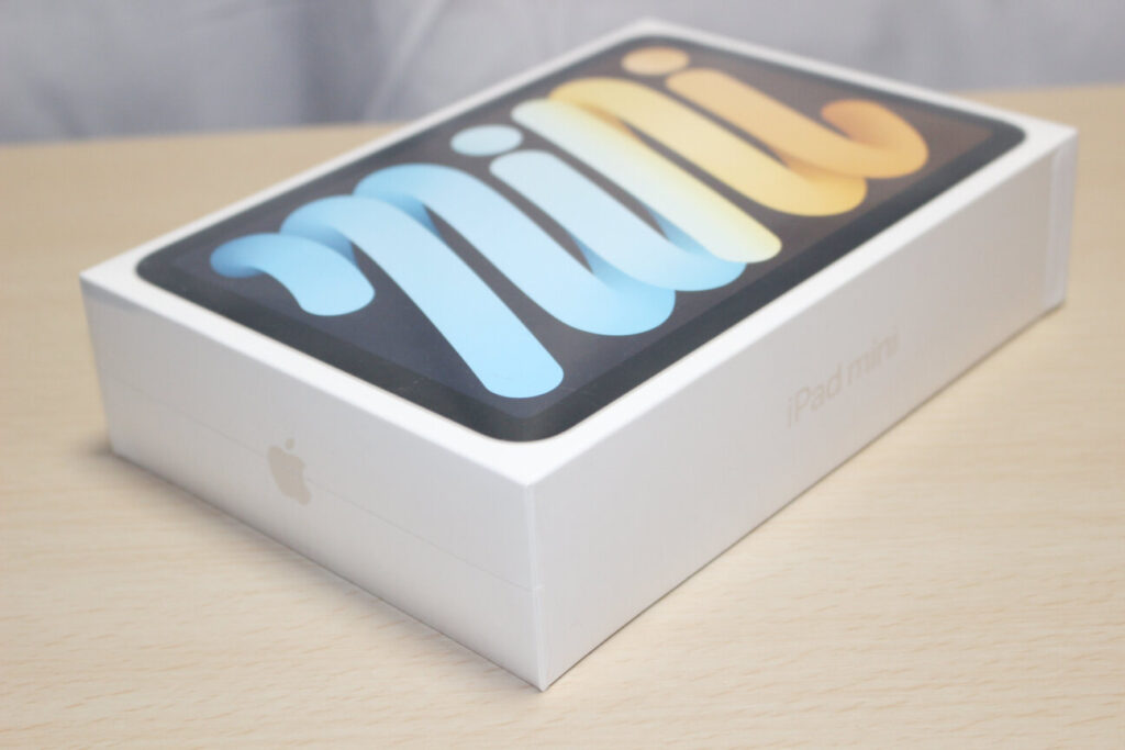 「iPad mini(第6世代)」の箱