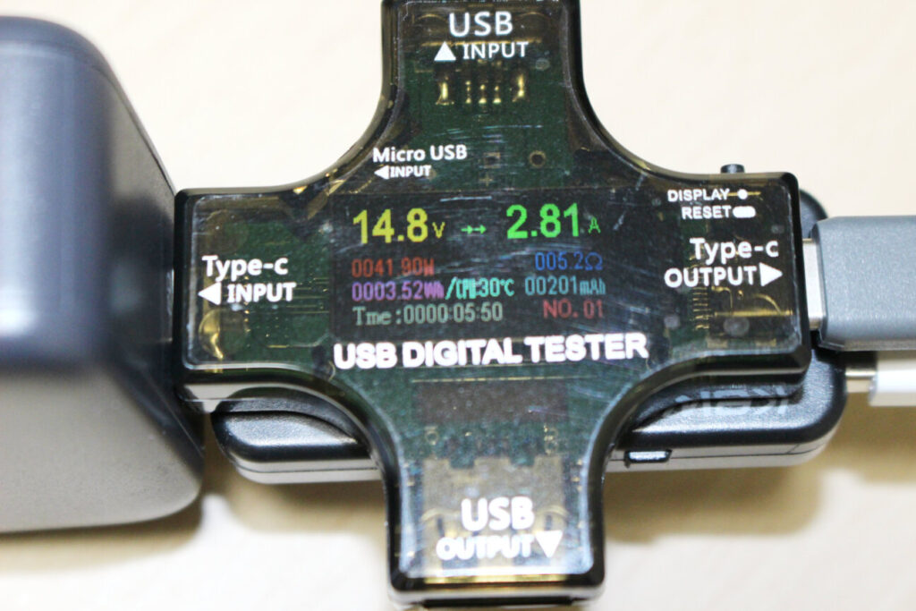 MOTTERUのUSB充電器「MOT-ACPD65WU1」/USB Type-Cの出力(同時)