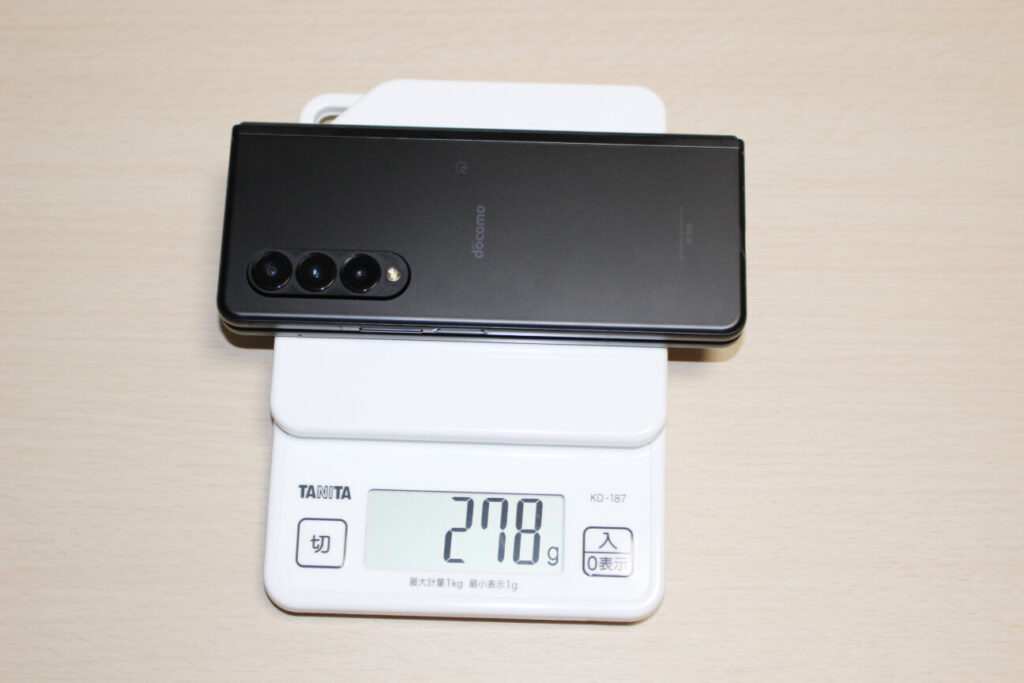 「Galaxy Z Fold3 5G」の重さ