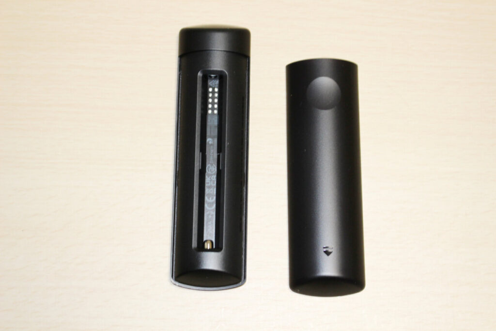 「Fire TV Stick 4K Max」Alexa対応音声認識リモコン(第3世代)の電池入れ