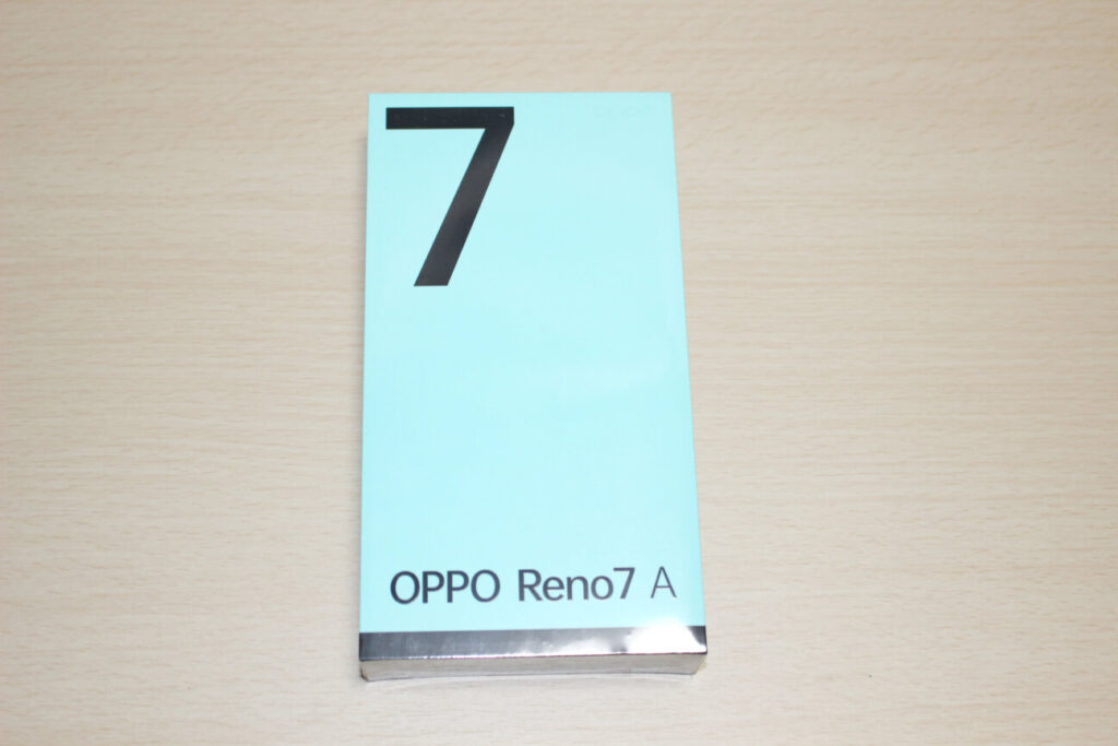 「OPPO Reno7 A」の箱
