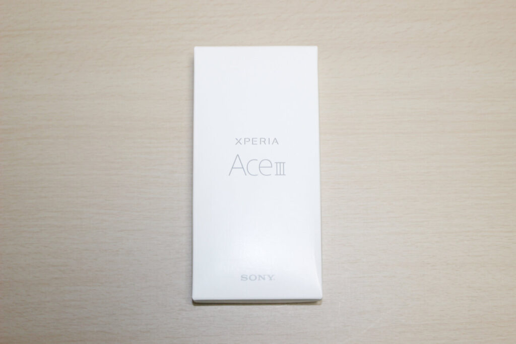 「Xperia Ace III」の化粧箱
