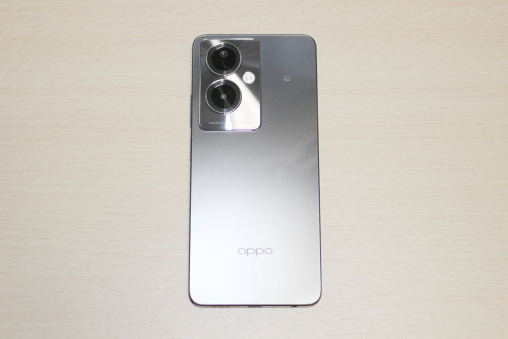 「OPPO A79 5G」の背面