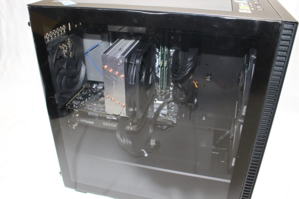 「Lightning-G AV7B」の側面
